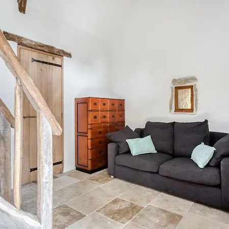 Sleeps 18 With Pool Air Con And Wifi Puylagarde