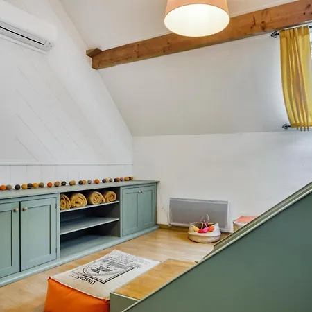 Sleeps 18 With Pool Air Con And Wifi *